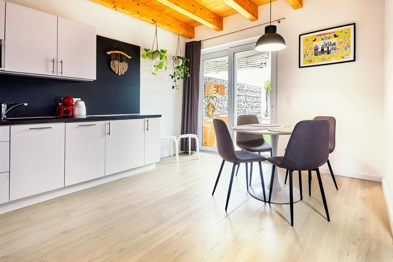 Apartmany Lama Malatiny エクステリア 写真