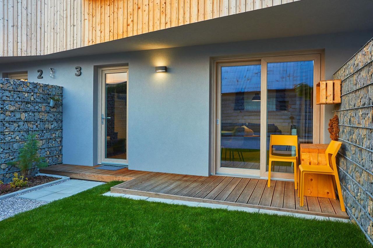 Apartmany Lama Malatiny エクステリア 写真